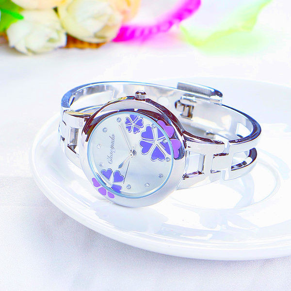 Naiste elegantne käevõru kell