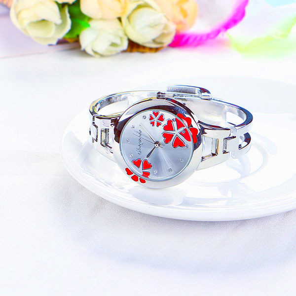 Naiste elegantne käevõru kell