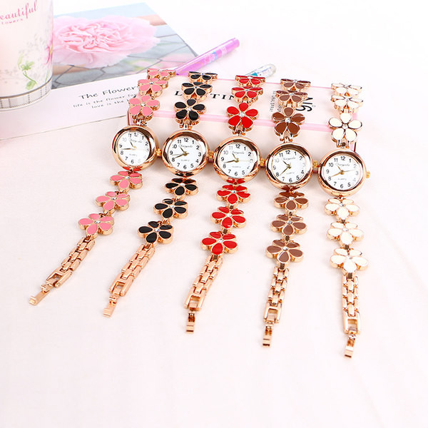 Aktualni okrugli sat s cvijećem