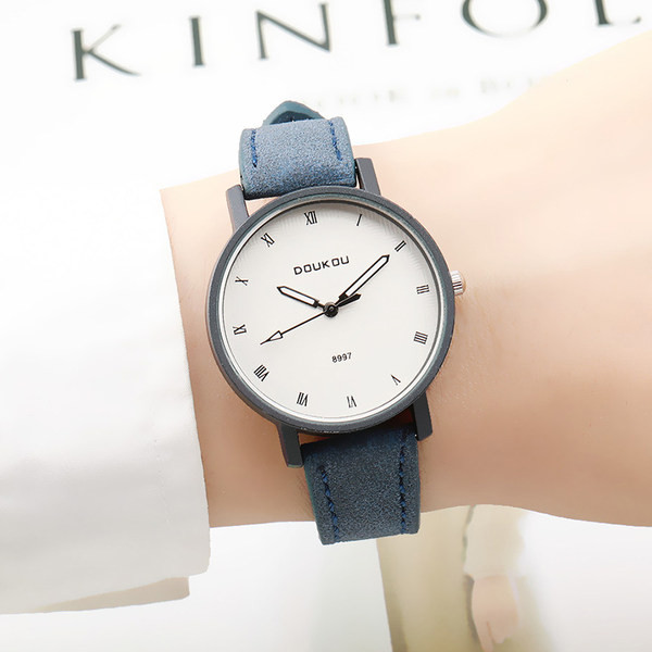 Ženski sat s okruglim brojčanikom i kožnim remenom - više boja