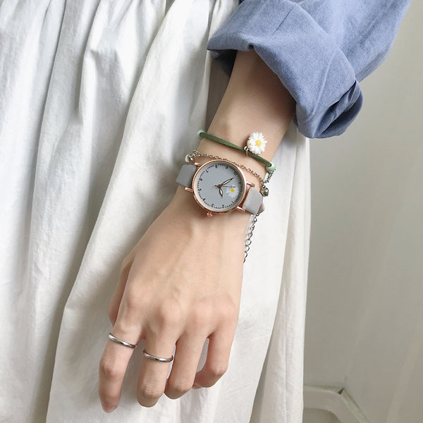 Ženski sat u boji u kompletu s narukvicom