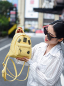 Νέο μοντέλο μικρό γυναικείο σακίδιο πλάτης με μεταλλικά εμβλήματα