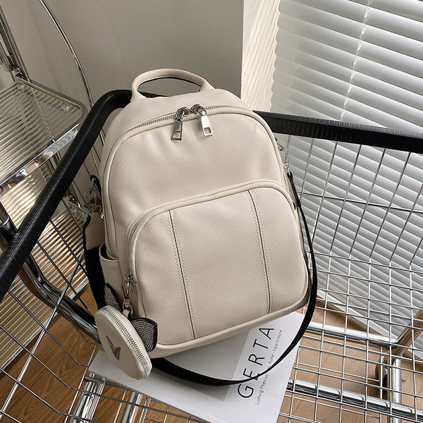 Απλό μοντέλο γυναικείο σακίδιο πλάτης από συνθετικό δέρμα