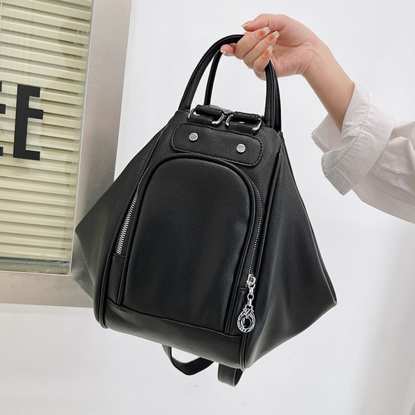 Mittestandardse kujuga naiste seljakott