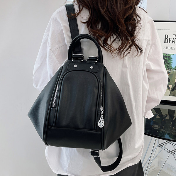 Mittestandardse kujuga naiste seljakott