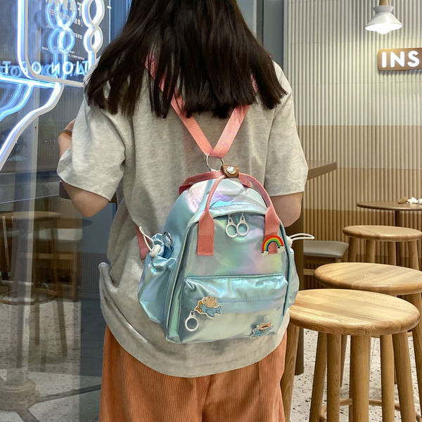 Χρωματιστό σακίδιο πλάτης με εφαρμογές