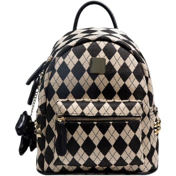 Naiste seljakott ripatsi ja lukuga