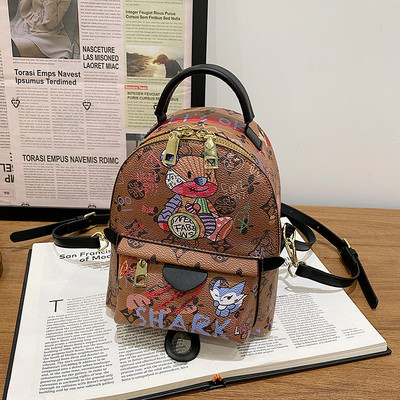 Μικρό σακίδιο από οικολογικό δέρμα με χρωματιστό σχέδιο