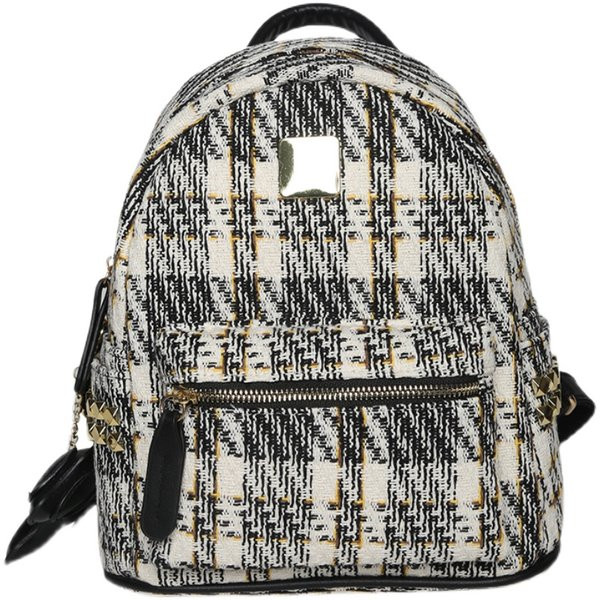 Naiste ruuduline tekstiilist seljakott mitmes suuruses metallist kaunistusega