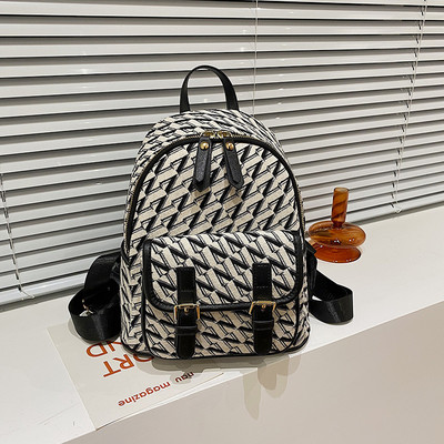 Μοντέρνο γυναικείο σακίδιο πλάτης με φαρδιές τιράντες