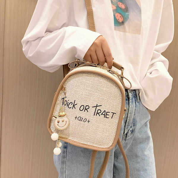 Ženski mali tekstilni ruksak sa natpisom i 3D dekoracijom