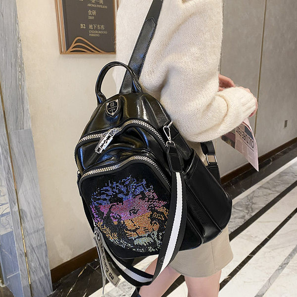 Ženski moderan ruksak s likom lava i ukrasnim kamenčićima