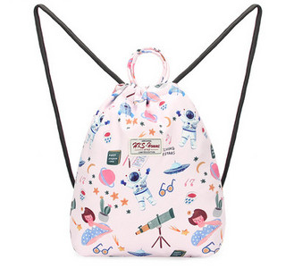 Naiste riidest aplikatsiooniga seljakott