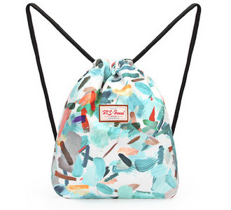 Naiste riidest aplikatsiooniga seljakott