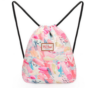 Naiste riidest aplikatsiooniga seljakott