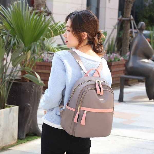 Novi model tekstilnog ženskog ruksaka sa više pretinaca