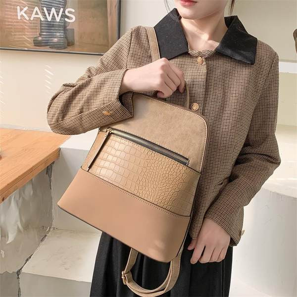 Γυναικείο σακίδιο πλάτης νέο μοντέλο από ανάγλυφο οικολογικό δέρμα και καστόρι