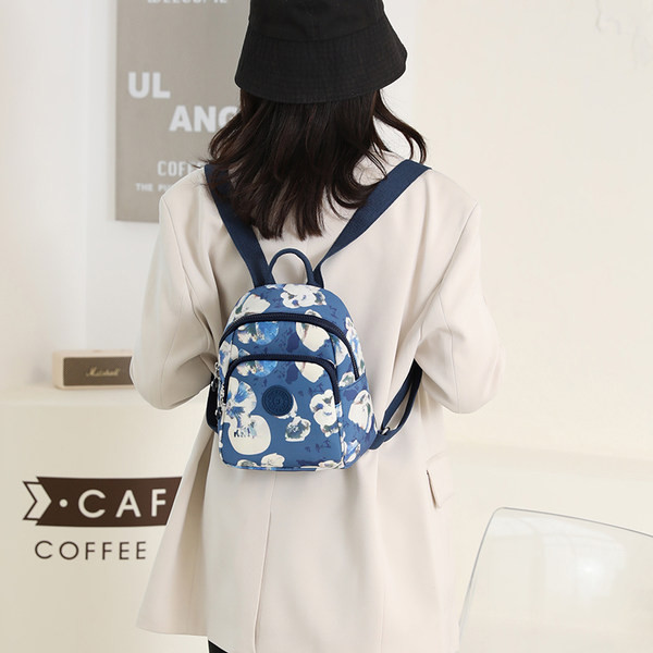 Ženski casual ruksak s uzorkom u boji