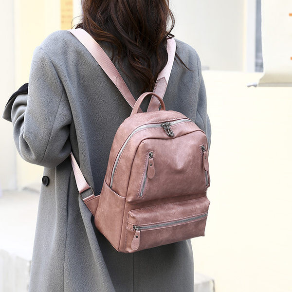 Ženski ruksak od eko kože sa džepovima