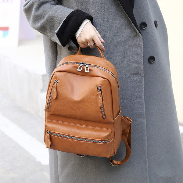 Ženski ruksak od eko kože sa džepovima