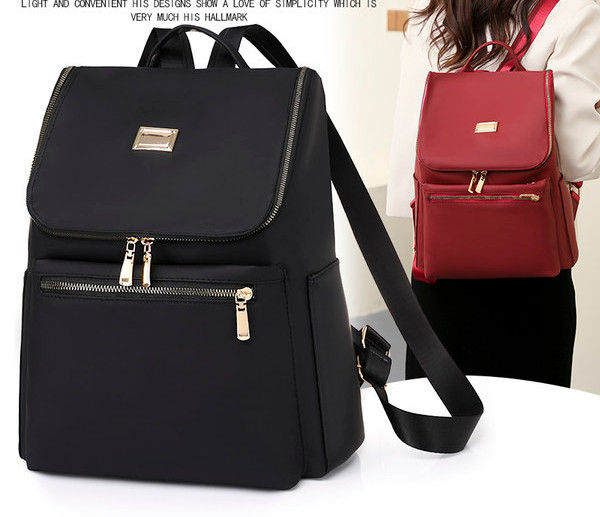 Novi model ženskog kožnog ruksaka sa metalnim amblemom