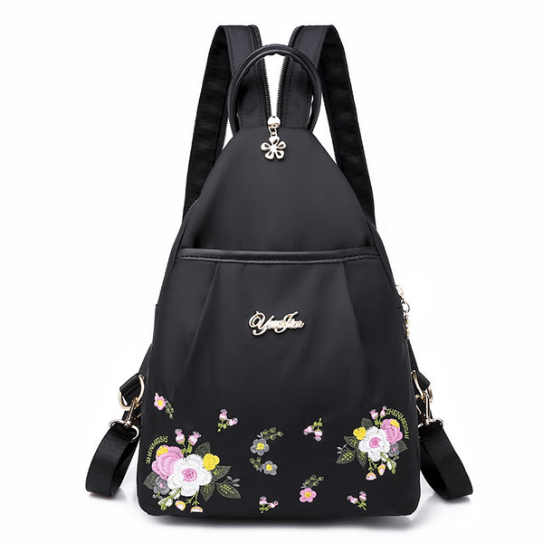 Ženski ruksak s vezom i metalnim elementom