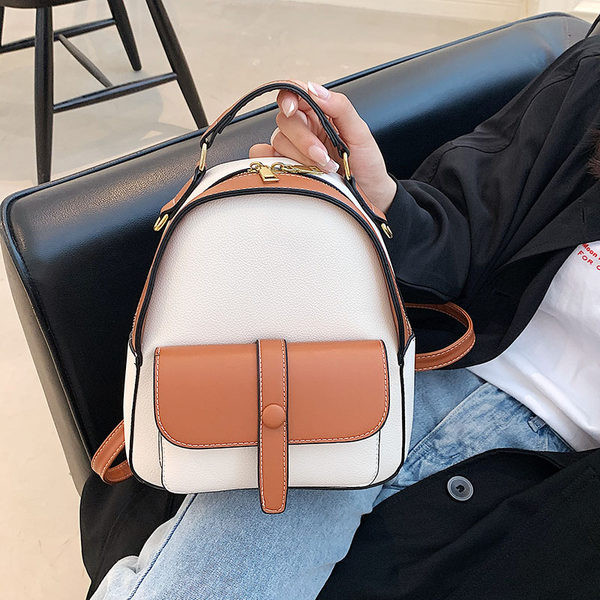 Ženski ruksak od umjetne kože s prednjim džepom