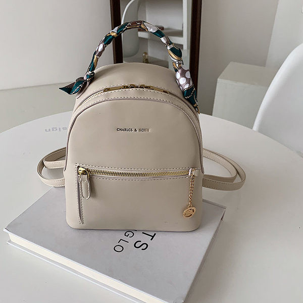 Rucsac de dama din piele ecologica cu inscriptie si fermoar