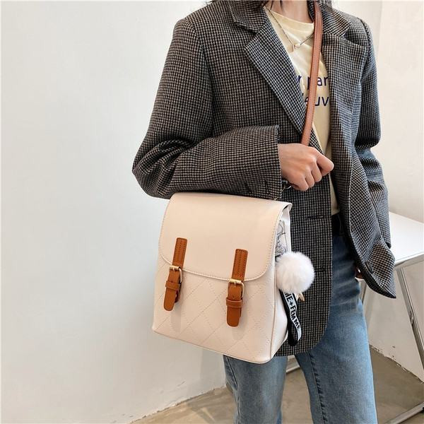 Novi model ženskog kožnog ruksaka sa metalnim kopčanjem