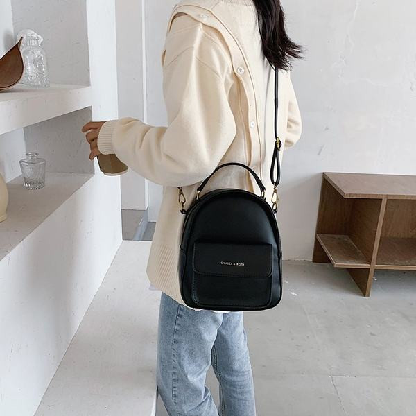 Rucsac mic de dama din piele ecologica cu inscriptie