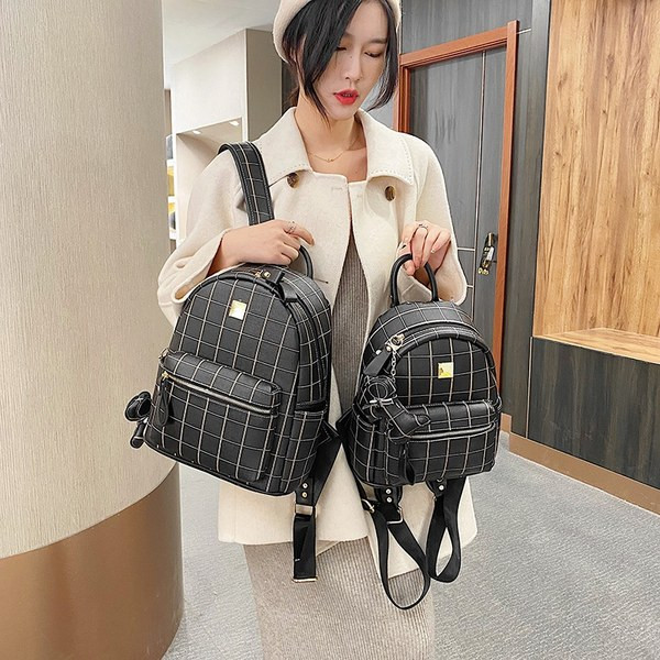 Naiste kunstnahast seljakott esitaskuga - musta värvi