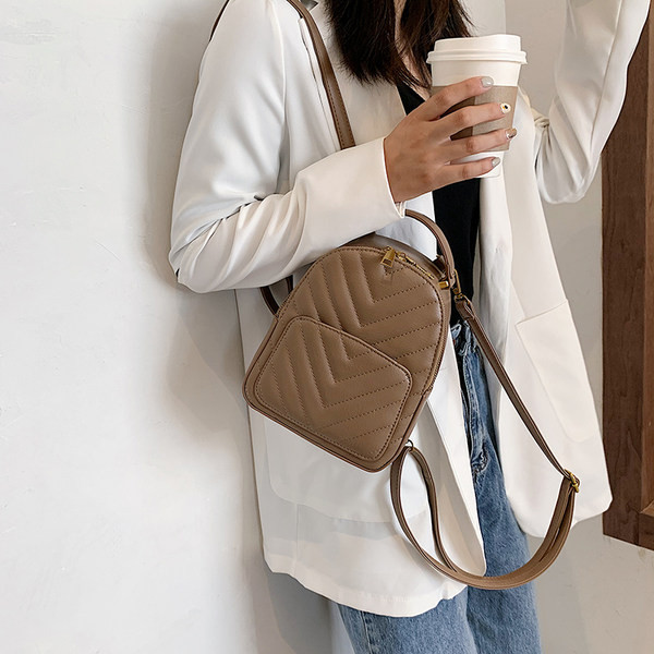 Väike naiste seljakott reljeefsest ökonahast