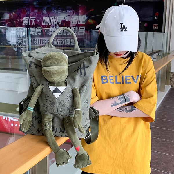 Moderan ženski ruksak sa 3D elementom u zelenoj boji