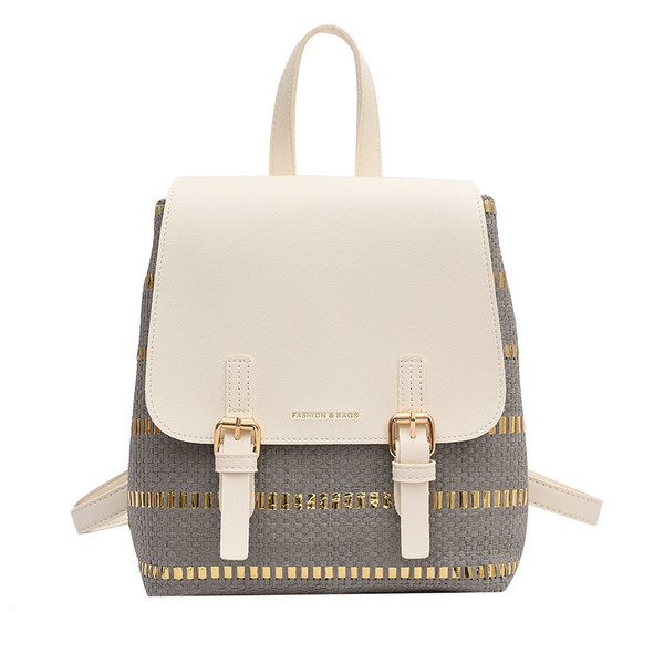 Ženski kožni ruksak sa natpisom i metalnim elementom