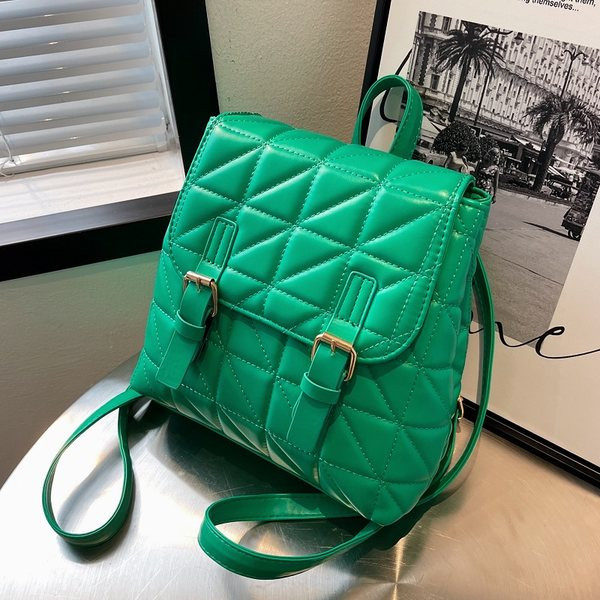 Ženski ruksak od prošivene kože u četiri boje