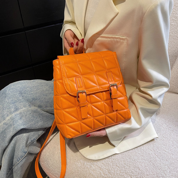 Ženski ruksak od prošivene kože u četiri boje