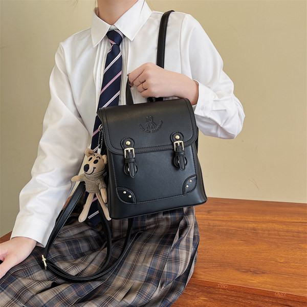 Pandlaga ruudukujuline naiste seljakott