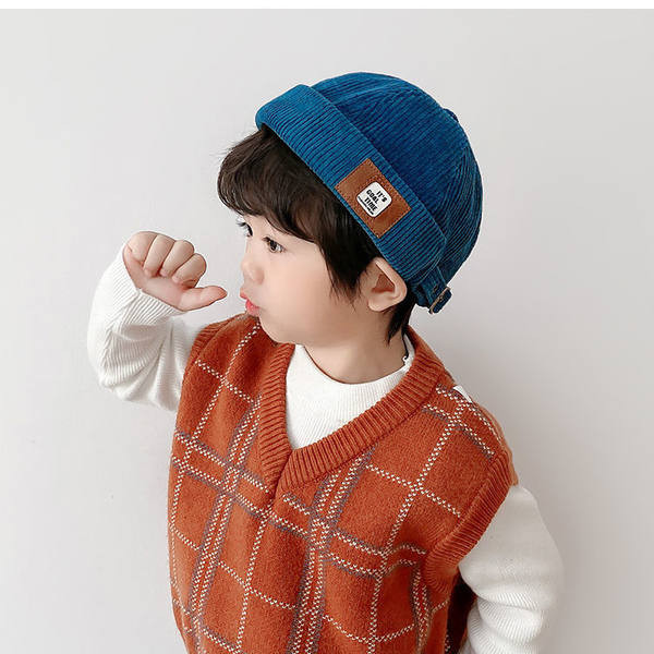 Igapäevane laste embleemiga triibuline müts poistele