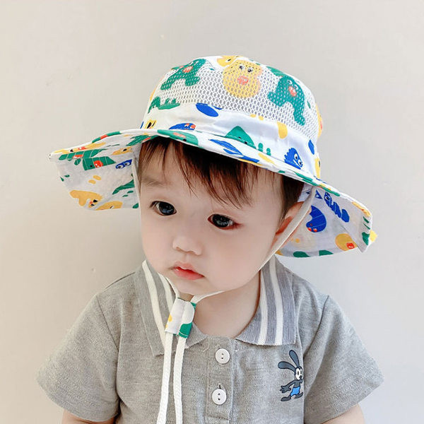 Võrgusilma ja laia äärega lastemüts