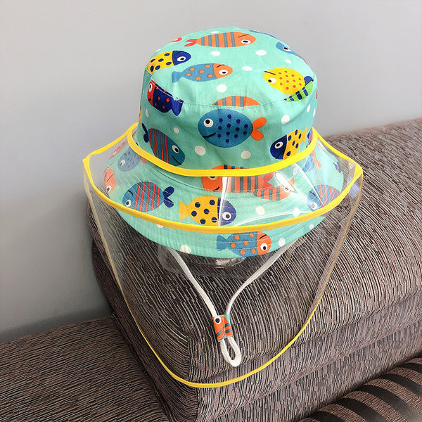 Aplikatsiooni ja lipsudega laste kalamüts