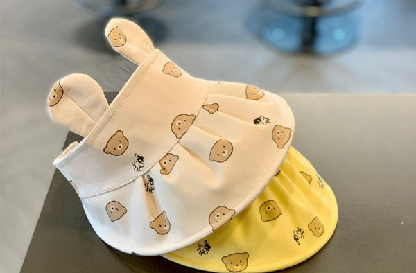 Dječja ljetna kapa s ušima i aplikacijom