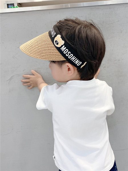 Dječji vizir s natpisom