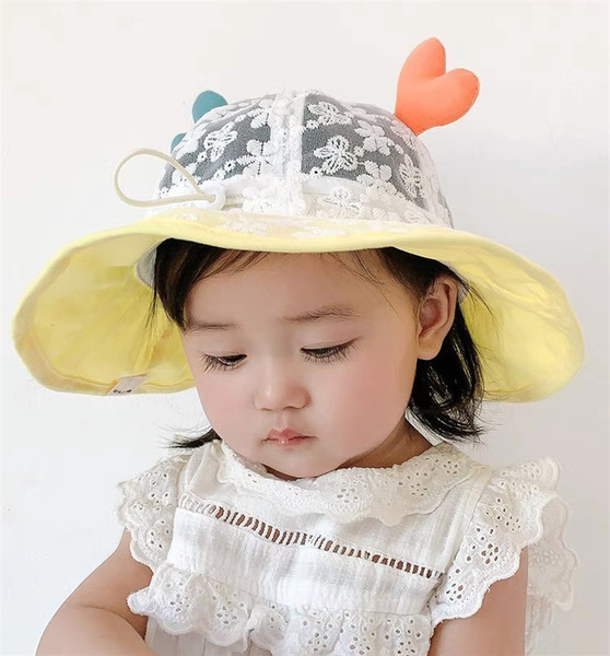 Laste kalamüts tikandi ja 3D elemendiga