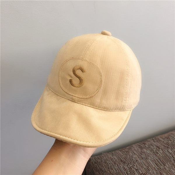 Laste kevadmüts tikandi ja visiiriga