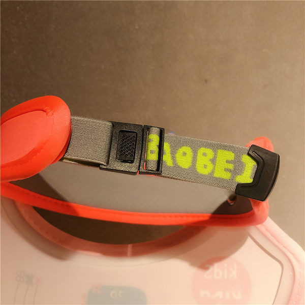 Beebi suvemüts 3D-rakendusega