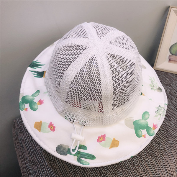 Laste tekstiilist müts võrkvõrguga