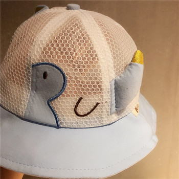 Лятна бебешка шапка с периферия и апликация