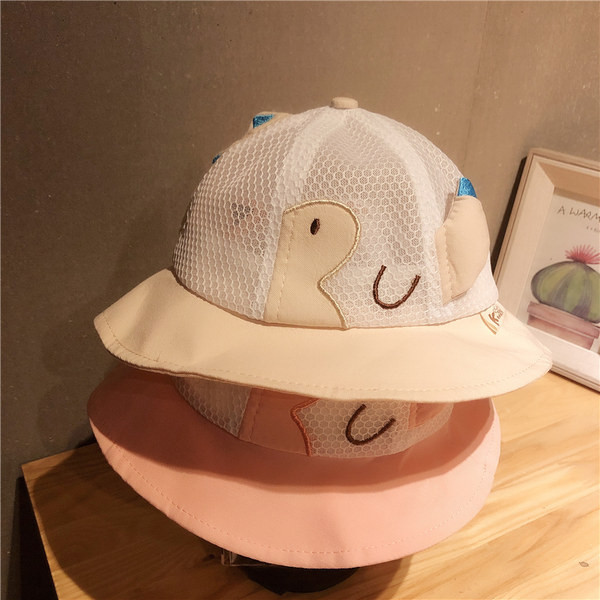 Suvine beebimüts narmaste ja aplikatsiooniga