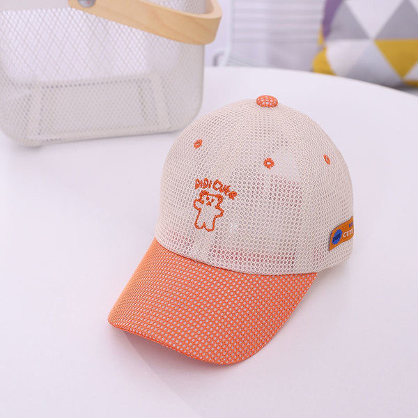 Visiiri ja tikandiga lastemüts