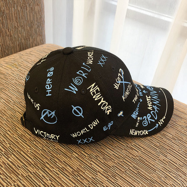 Moodne prindi ja visiiriga lastemüts